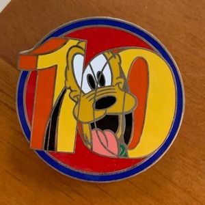 Pluto Disney pin 10